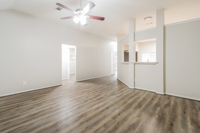Foto del edificio - 3030 Killdeer Ln