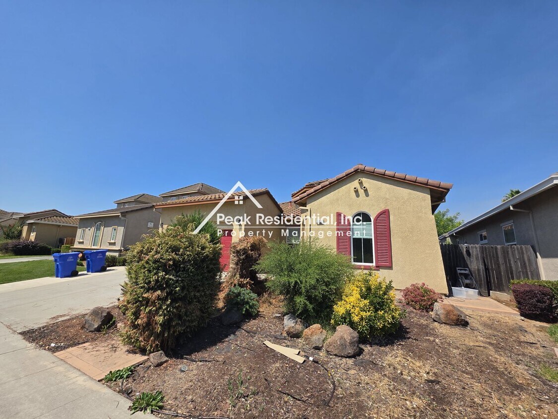 Building Photo - Updated 4bd/3ba Elk Grove Home!