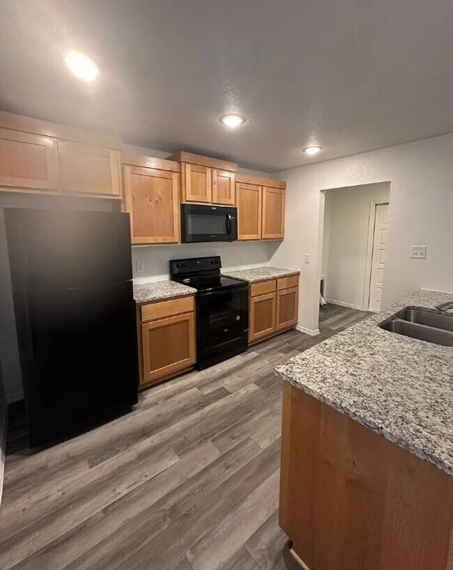 Foto del edificio - AVAILABLE NOW! (SECTION 8 ACCEPTED)