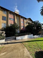 Building Photo - 1735 N Fuller Ave