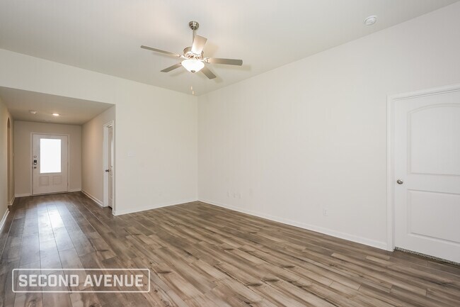 Foto del edificio - 1325 Woodwinds Dr