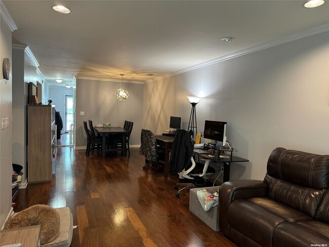 Building Photo - 328 Endeavor Pl