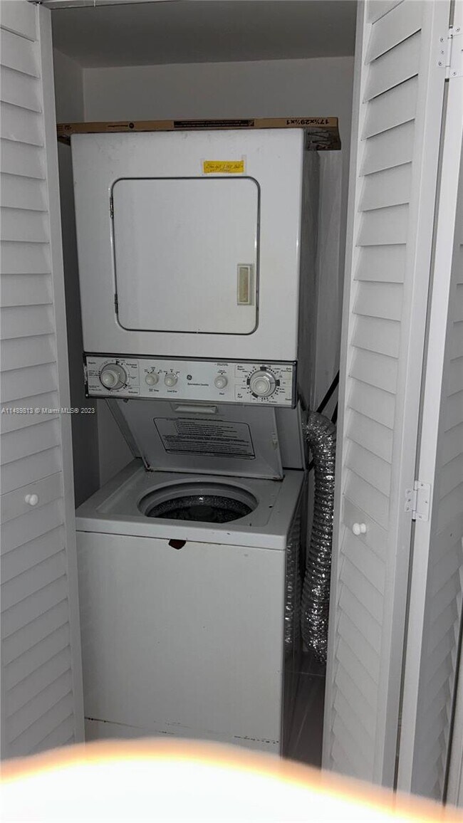 Foto del edificio - 800 E Cypress Ln