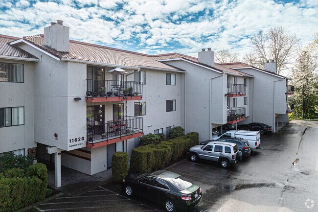 Foto del edificio - Bryn Mawr Plaza Apartments