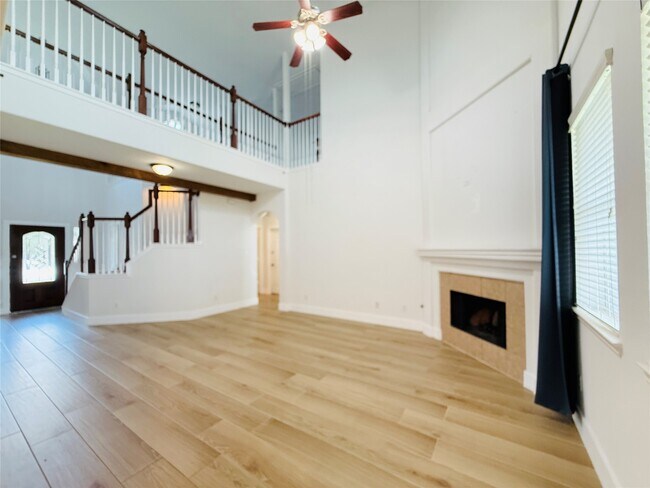 Foto del edificio - 518 Saffron Ct