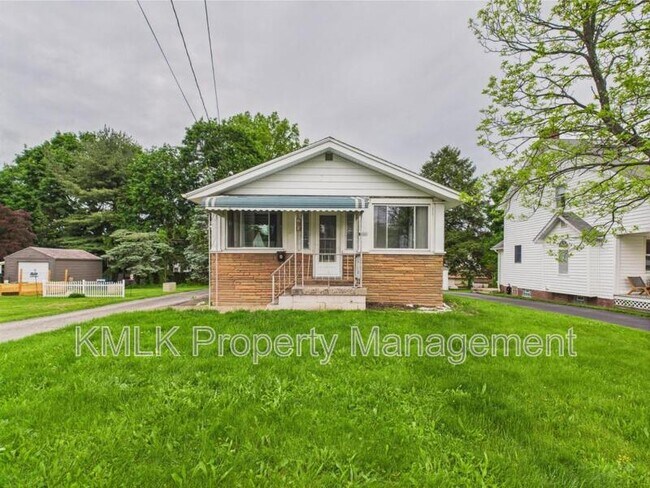 Foto del edificio - 1654 Wakefield Ave