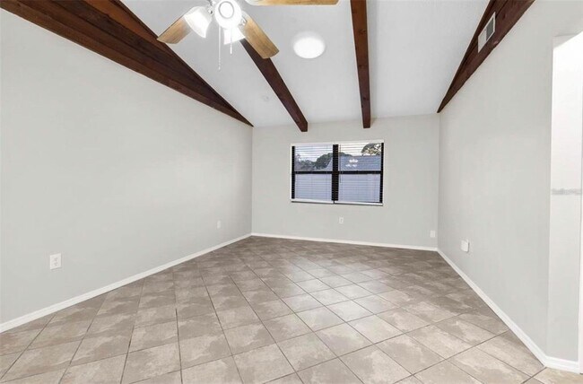 Foto del edificio - 2347 Benson St