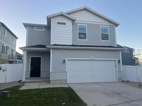 Building Photo - 340 N Colonnade Rd Building Photo - 340 N Colonnade Rd