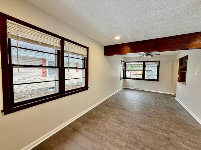 Foto del edificio - 3620 42nd Pl