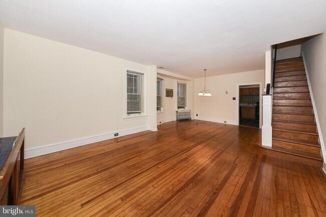 Foto del edificio - 21 E Abington Ave