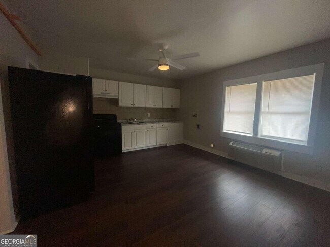 Foto del edificio - 907 Maple Ave SW