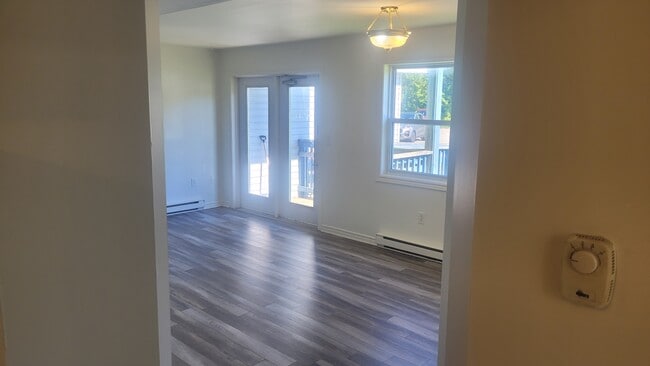 Building Photo - Comfortable Unit for Rent