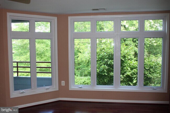 Building Photo - 1130 Lake Heron Dr