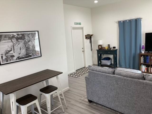 Foto del edificio - 404 NW 24th