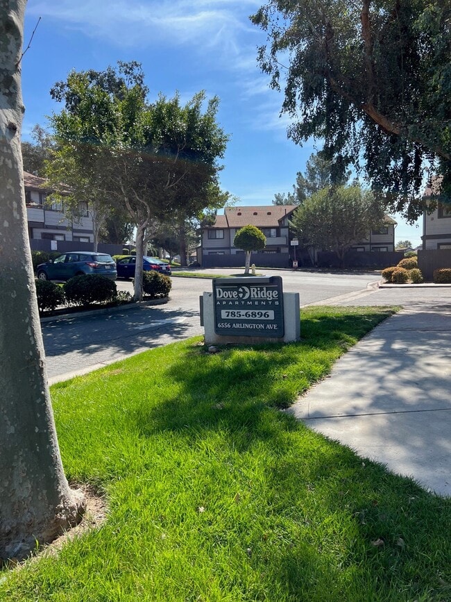 Front enterance at Dove Ridge Apartments. - Dove Ridge Apartments