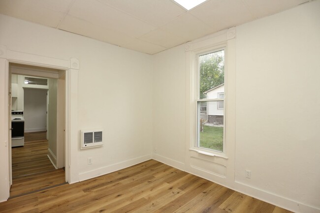 Building Photo - 1 Bedroom Crawfordsville Duplex!