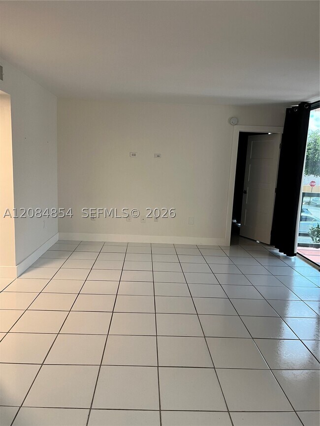 Foto del edificio - 2075 SW 122nd Ave