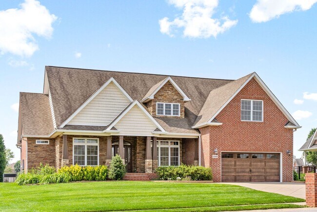 Building Photo - Pet Friendly Three Bedroom off Exit 8!
