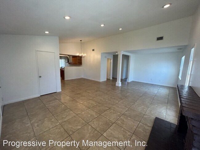 Building Photo - 3 br, 2 bath House - 8730 Sandhill Dr