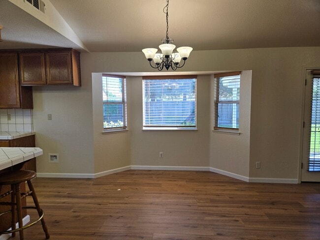 Foto del edificio - 20427 Sparrow Ct