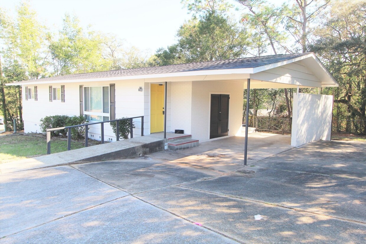 Foto principal - Spacious 3-Bedroom, 2-Bath Home Near Cordo...