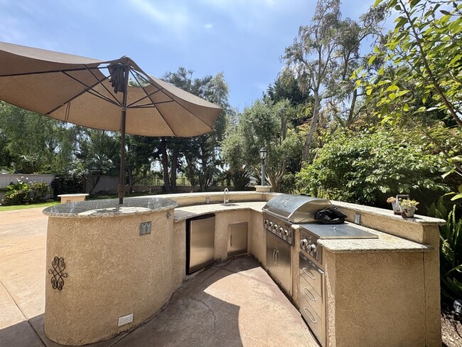 Building Photo - 6071 Paseo Pradera