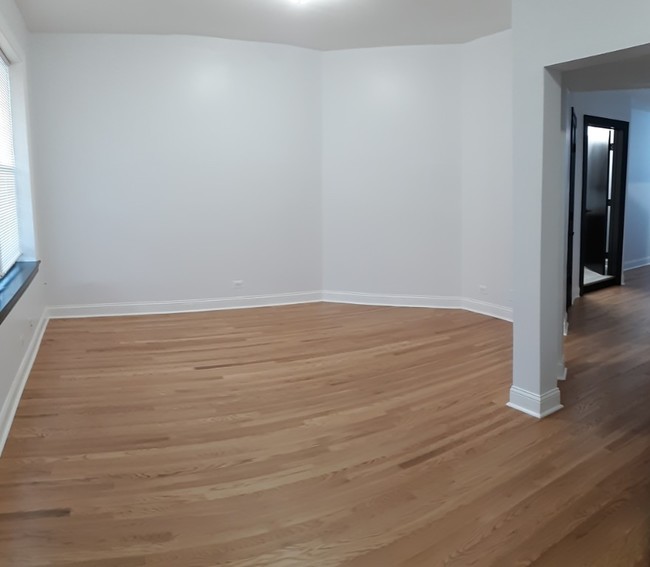 Foto del edificio - 4759 N Lincoln Ave