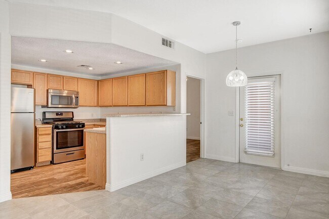 Foto del edificio - 9580 W Reno Ave