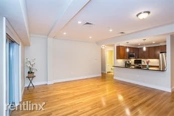 2 br, 2 bath - 321 Hammond Pond Pkwy - 2 br, 2 bath  - 321 Hammond Pond Pkwy