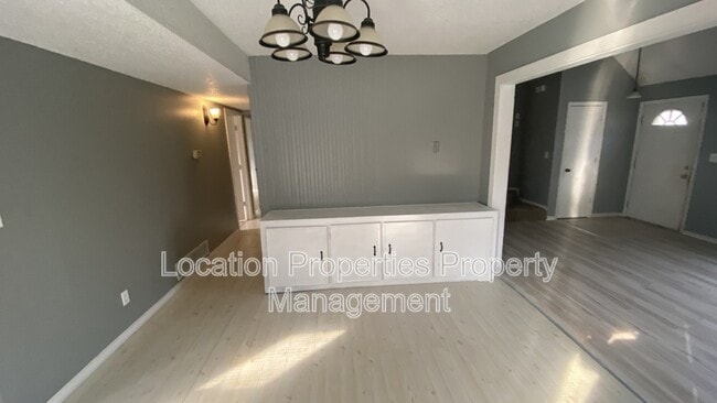 Building Photo - 331 Clayton Ct