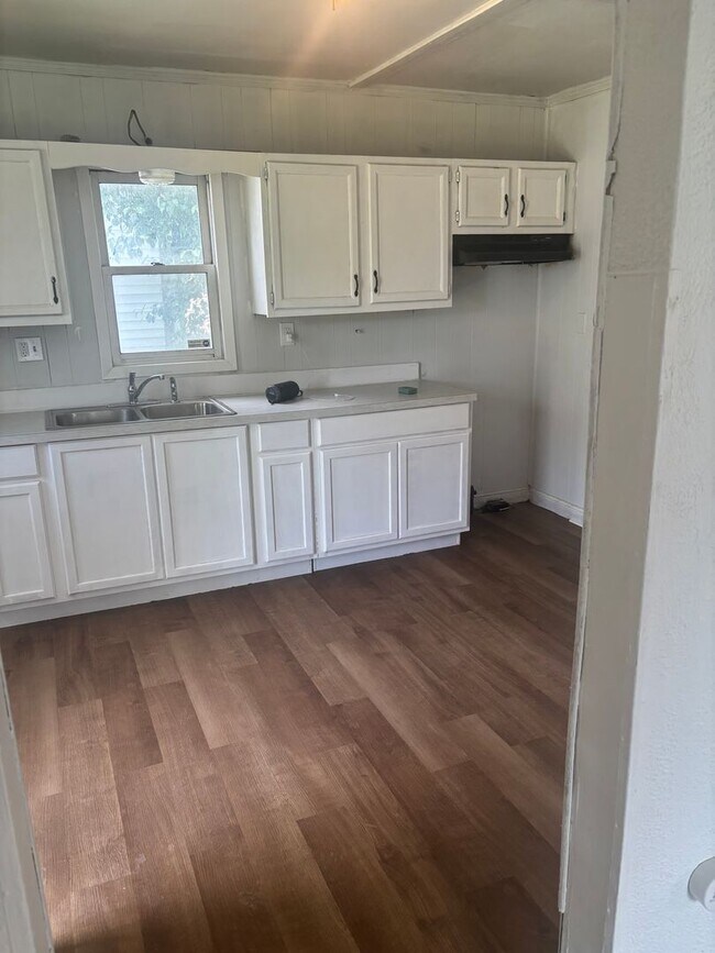 Foto del edificio - Section 8 welcome, 3 bedrooms 1.5 Bath. Sp...