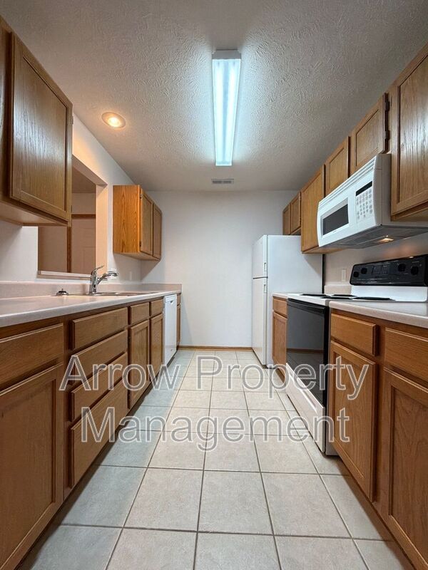 Foto del edificio - 1660 Swanson Dr