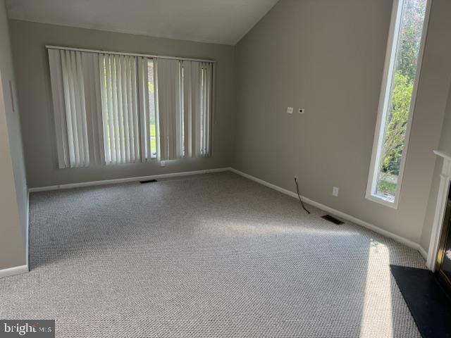 Foto del edificio - 213 Uxbridge Dr