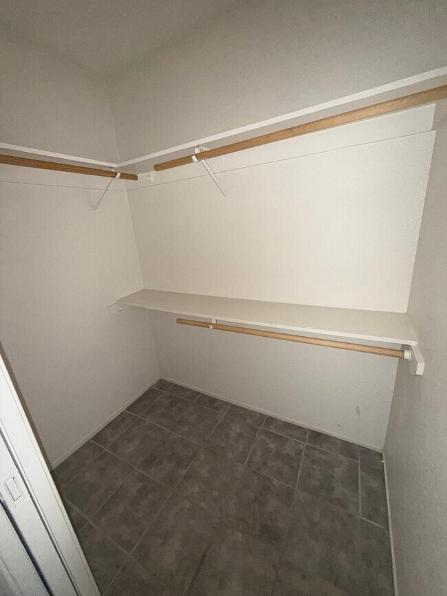 Foto del edificio - 21239 Madre St