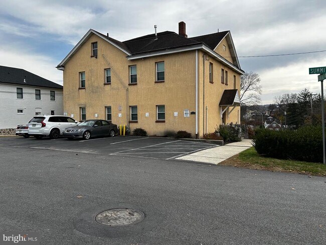 Foto del edificio - 615 Summit St