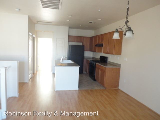 Building Photo - 3 br, 2.5 bath House - 7873 Territorial St