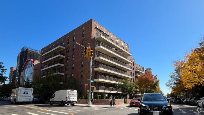 Building Photo - 13710 Franklin Ave