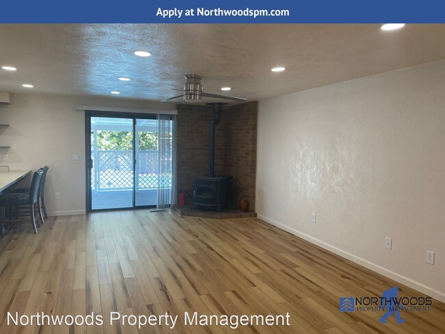 Foto del edificio - 4 br, 2.5 bath House - 938 Aspen Street