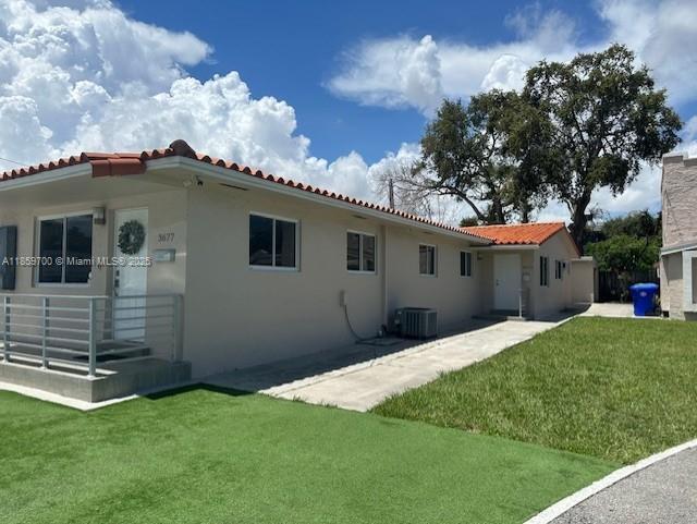 Foto principal - 3675 SW 14th St