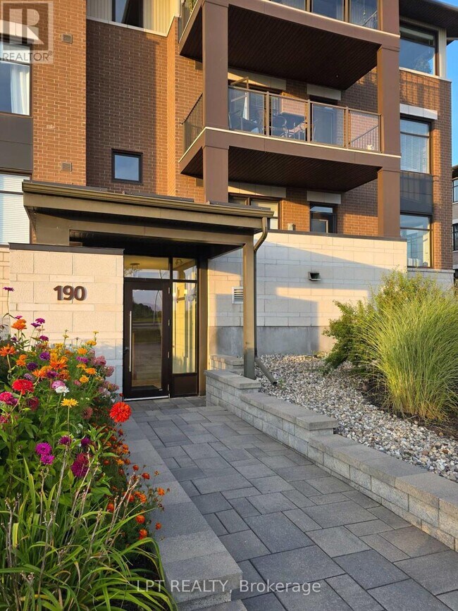 Building Photo - 190 Guelph Private
