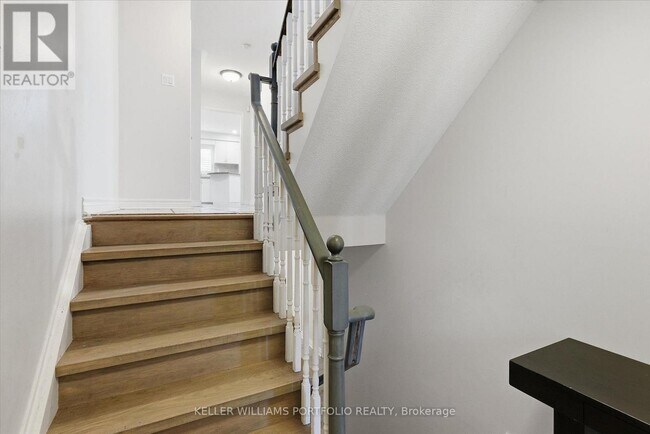 Building Photo - 21 Tova Pl