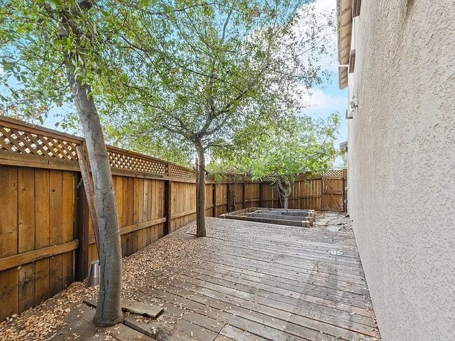 Building Photo - 663 Addison Ln