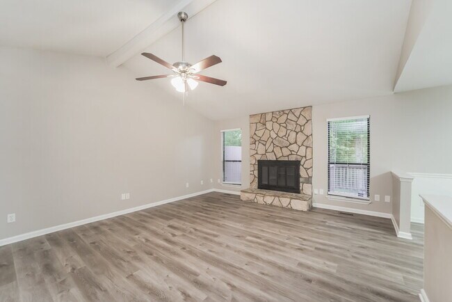 Foto del edificio - 6706 Santa Maria Ln