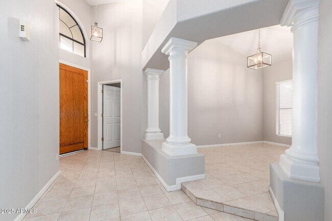 Foto del edificio - 1425 E Estrid Ave