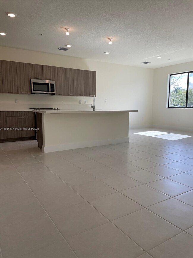 Building Photo - 8265 NW 41st St