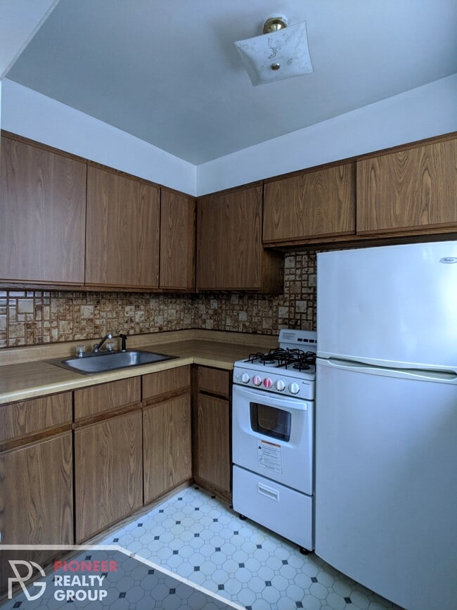 Foto del edificio - 739 W Belmont Ave