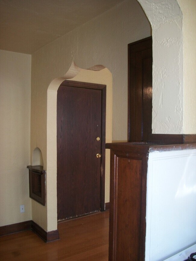 Building Photo - 1 Bed 1Bath Apt in The Plaza District NW OKC