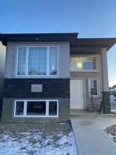 Building Photo - 5663 Vedette Rd