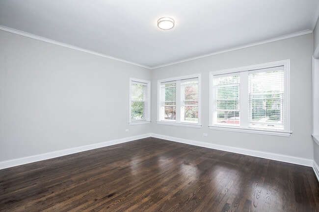 Building Photo - 2648 W Lunt Ave
