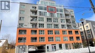 Building Photo - 321-321 Spruce St